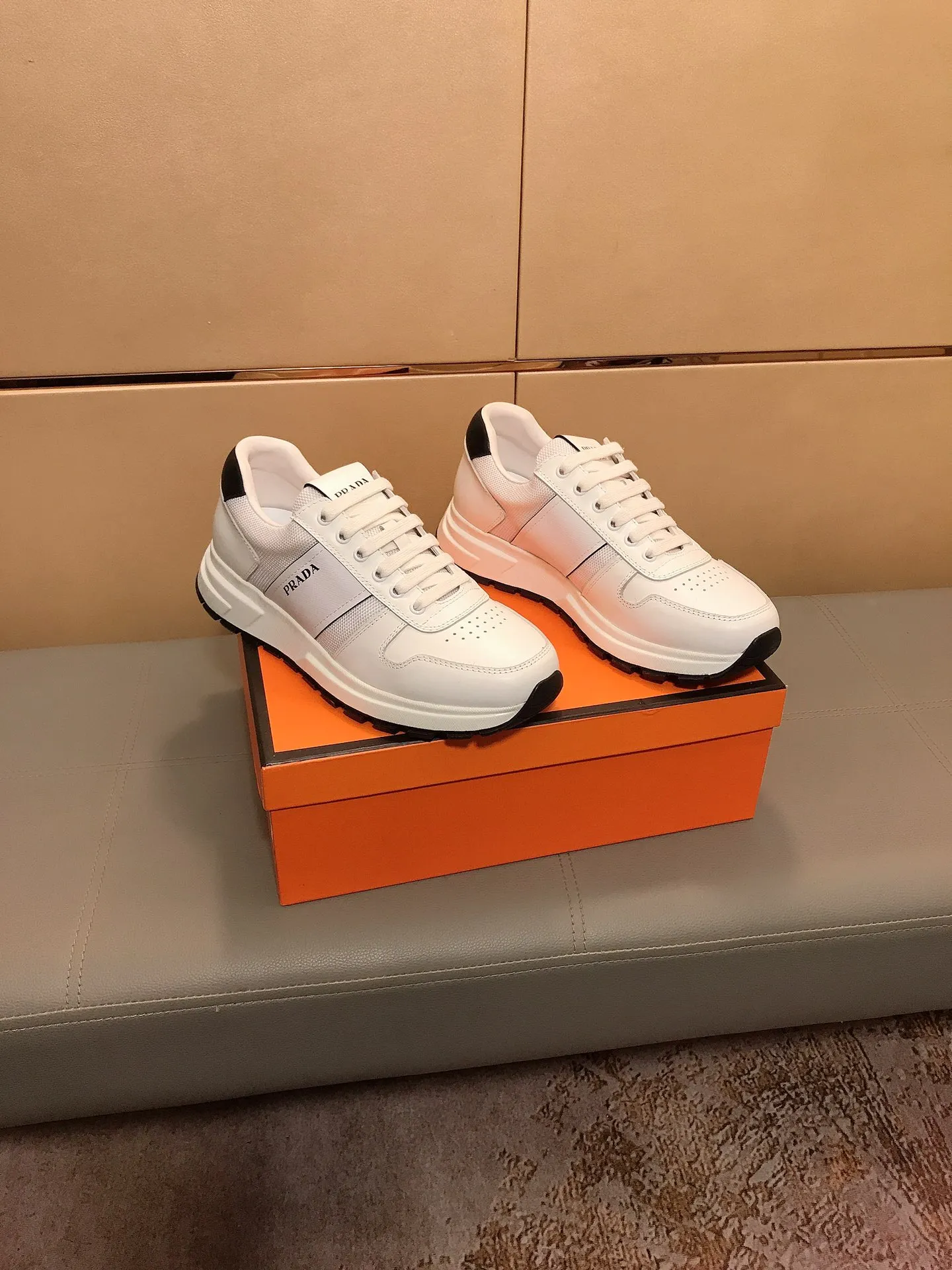Ex-factory price 400 👟👟【PRADA】Prada's new men's fashion sports and casual shoes🇨🇳High-end boutique💯Exquisite details, uppers made of cowhide + breathable fabrics, pigskin lining🌶🌶Lightweight, wear-resistant and non-slip original outsole, comfortable to wear🎋Classic craftsmanship, fine workmanship, worth owning Code number: 38-44
